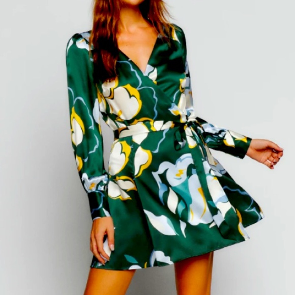 Reformation Chrissy Dress Lyra Green Floral Silk Wrap Mini Dress Sz M NWOT